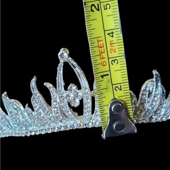 *Wedding tiera silver tone and rhinestones. - Picture 2 of 3
